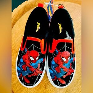 New Spider-Man Slip-on Sneakers  Boy Shoes Marvel size 13